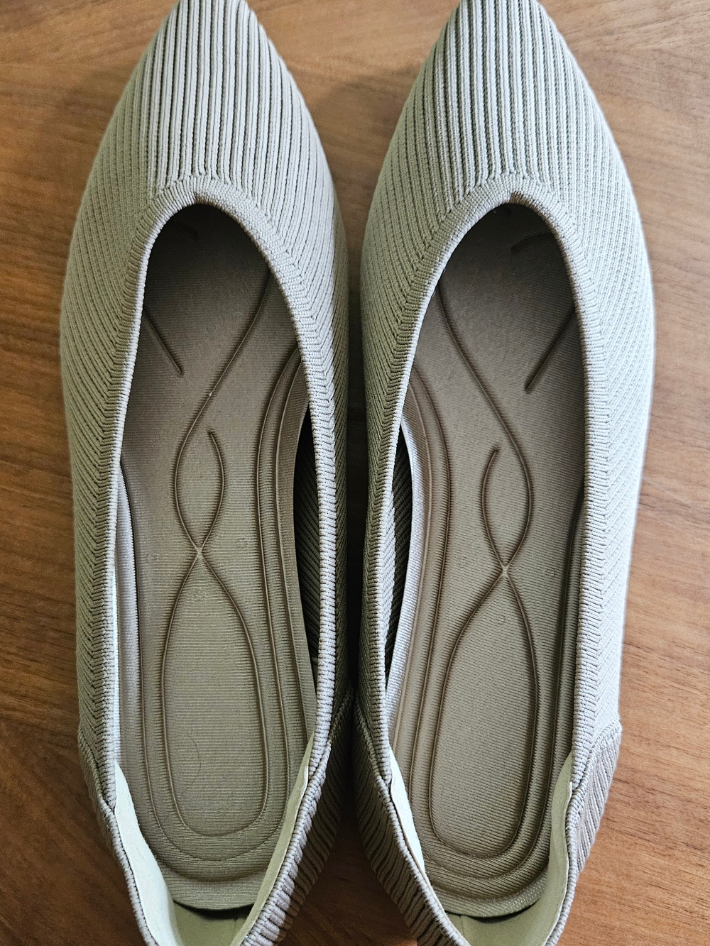 Women’s Knit Slip-On Flats in Light Taupe